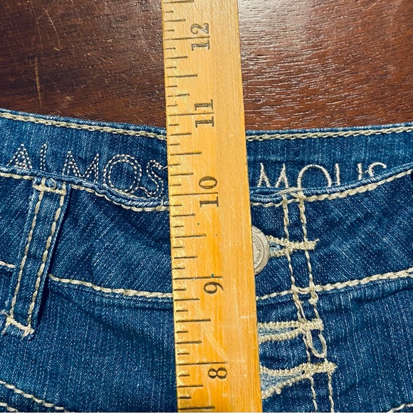 Womens Almost Famous Stretch Jean Shorts Size 7 Distressed - Picture 7 of 7
